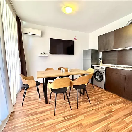 Sunny View - Menada Апартаменти *